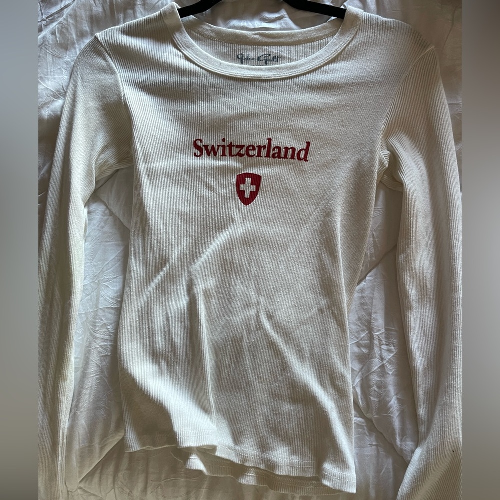Brandy Melville Switzerland long sleeve